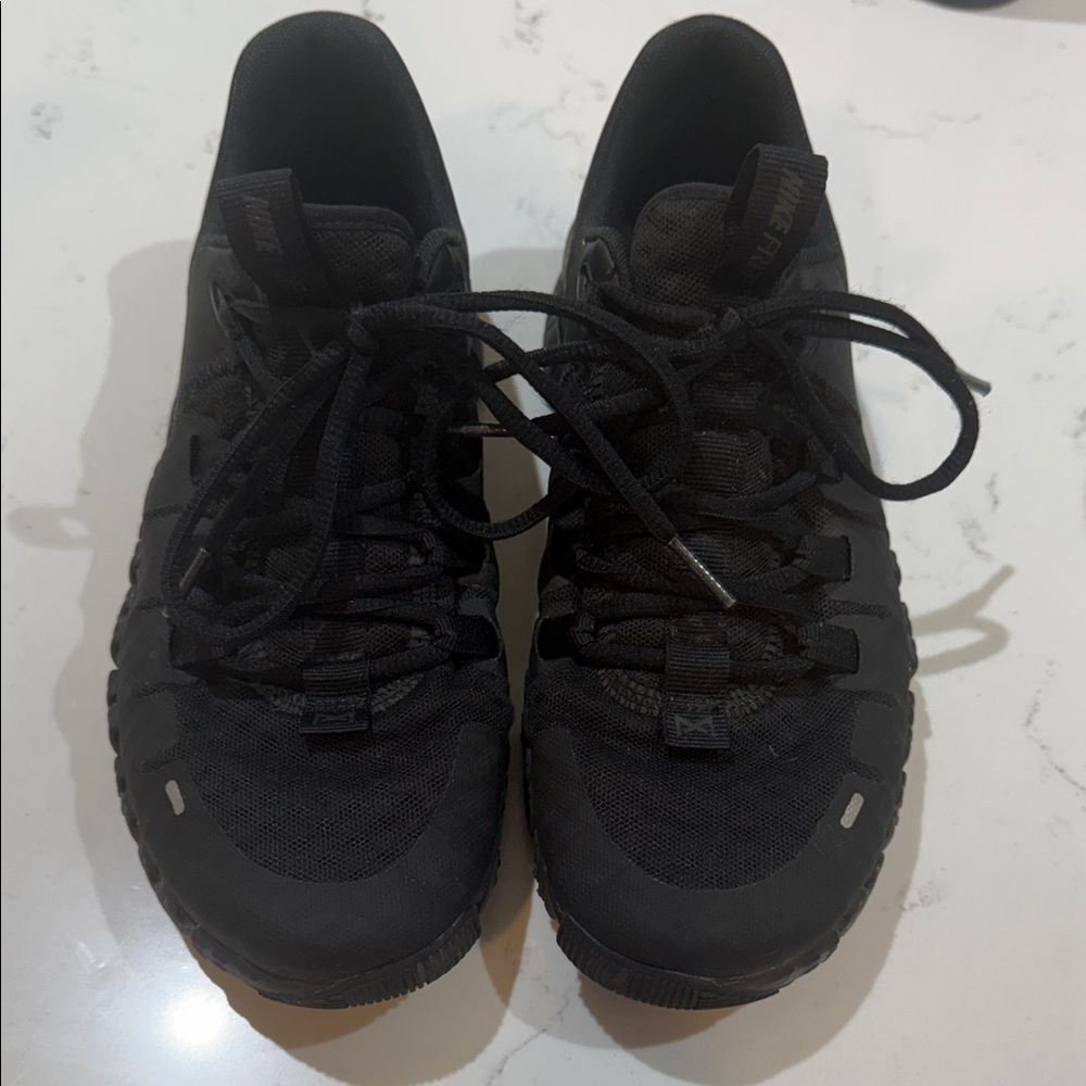 Nike free metcons 6 wore a few times size 7